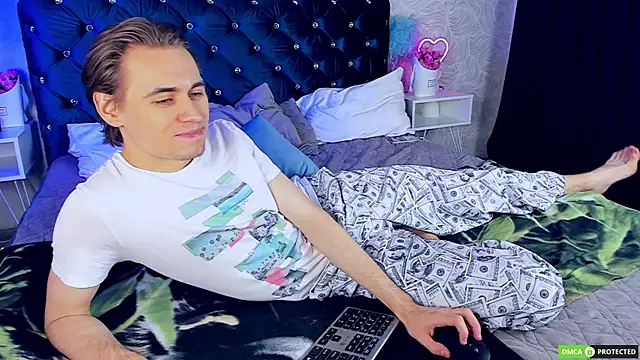 WilliamDyson online show from November 3, 4:03 am