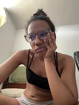 Valen1800 online show from April 16, 7:47 pm