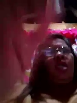 Snapshot of Huge_mama69 chatting on December 19, 2:46 pm Huge mama69 online show from December 19, 2:46 pm