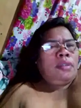 Snapshot of Huge_mama69 chatting on January 13, 9:31 pm Huge mama69 online show from January 13, 9:31 pm