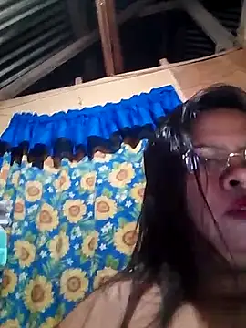 Snapshot of Huge_mama69 chatting on February 10, 2:43 pm Huge mama69 online show from February 10, 2:43 pm