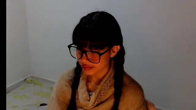 meganmiauu online show from June 8, 10:48 am