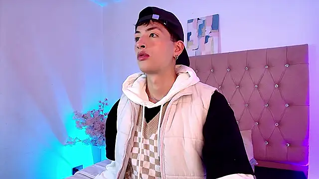 Snapshot of OzorioDany chatting on January 19, 4:49 am OzorioDany online show from January 19, 4:49 am