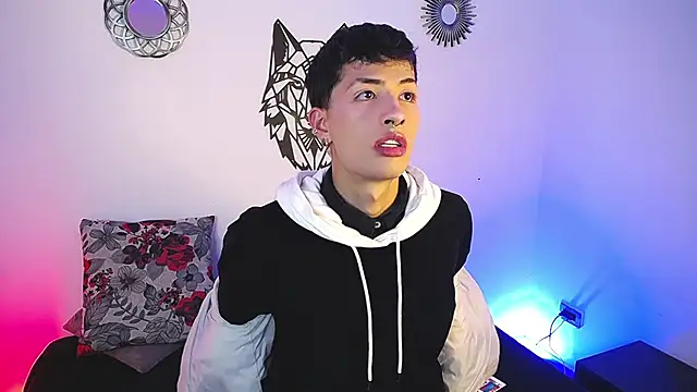 Snapshot of OzorioDany chatting on February 2, 4:22 am OzorioDany online show from February 2, 4:22 am