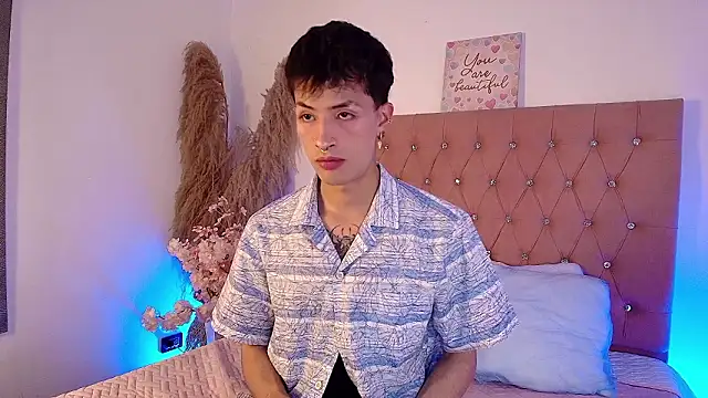 Snapshot of OzorioDany chatting on February 3, 4:10 am OzorioDany online show from February 3, 4:10 am