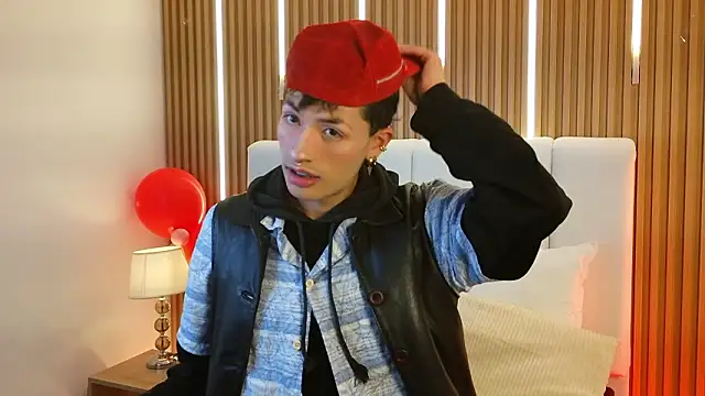 Snapshot of OzorioDany chatting on February 16, 4:08 am OzorioDany online show from February 16, 4:08 am