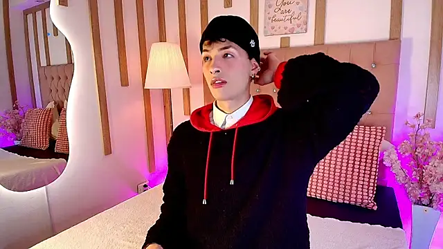 Snapshot of OzorioDany chatting on February 20, 3:58 am OzorioDany online show from February 20, 3:58 am