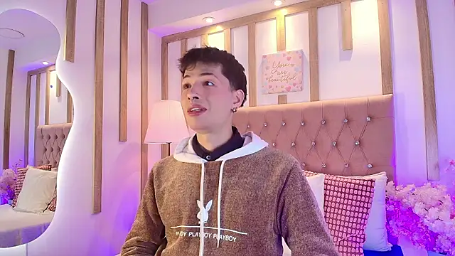 Snapshot of OzorioDany chatting on February 26, 4:11 am OzorioDany online show from February 26, 4:11 am