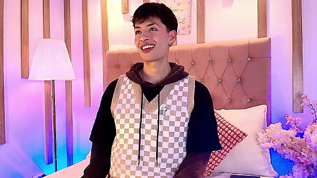 Snapshot of OzorioDany chatting on March 2, 5:30 am OzorioDany online show from March 2, 5:30 am