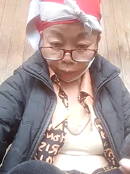 VangLe73 online show from November 13, 3:49 am