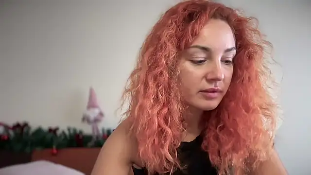 Reddgiirl online show from December 19, 9:38 am