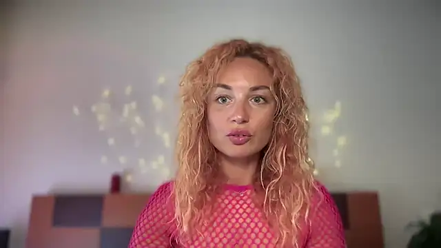 Reddgiirl online show from June 28, 6:19 am