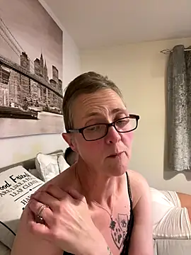 Curvy-Jinx online show from October 23, 7:45 pm