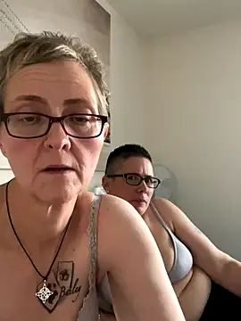 Curvy-Jinx online show from December 15, 8:40 am