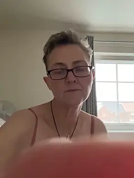 Curvy-Jinx online show from February 3, 8:52 am