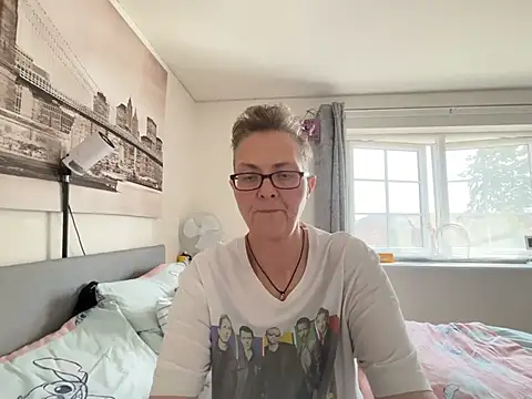 Curvy-Jinx online show from July 15, 7:57 am