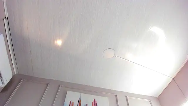 mia kisses2 online show from December 16, 4:17 am