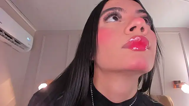 mia kisses2 online show from May 17, 5:16 am