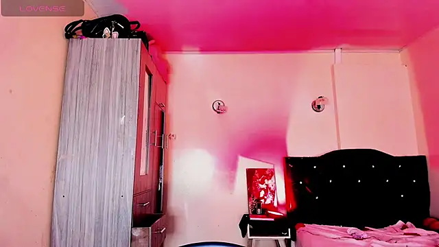 Rossedewitt  online show from March 26, 7:19 pm