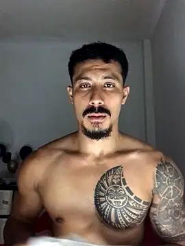 Owenferrara online show from November 23, 4:01 am