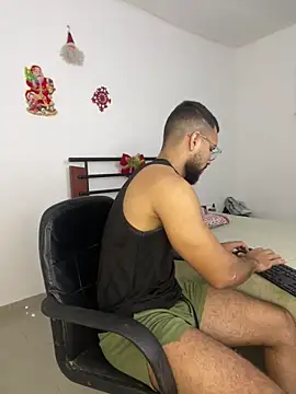 vincentjaxon online show from December 17, 10:43 am