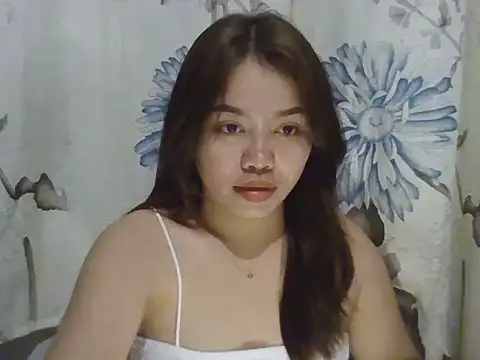 Snapshot of tinka_bella chatting on July 3, 9:05 am tinka bella online show from July 3, 9:05 am