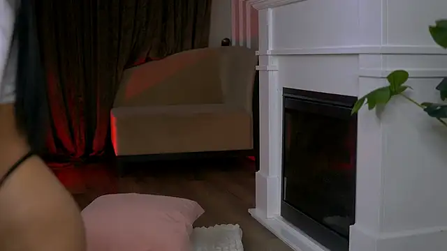 EmaHallee online show from March 12, 3:34 am