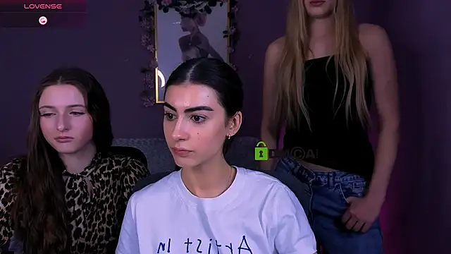 Snapshot of nekky_mouse chatting on February 19, 10:33 am nekky mouse online show from February 19, 10:33 am