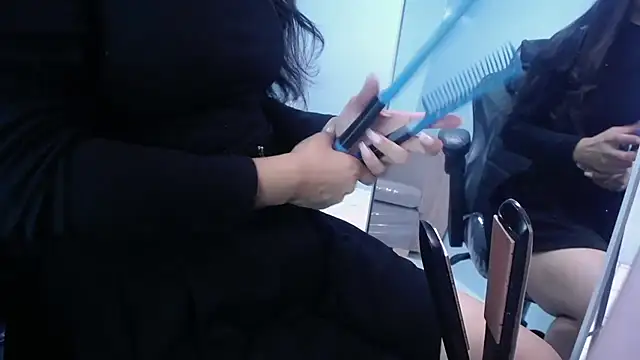 victoria hernandez t  online show from November 1, 1:02 pm