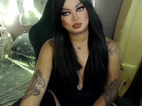 Snapshot of xxXMissCessXxx chatting on May 5, 12:18 am xxXMissCessXxx online show from May 5, 12:18 am