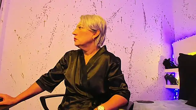 JaddeWalker online show from December 5, 11:30 am