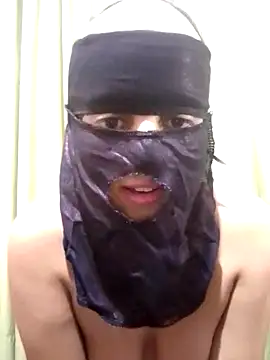 Snapshot of yaSsmin_boobs chatting on November 5, 9:15 pm yaSsmin boobs online show from November 5, 9:15 pm