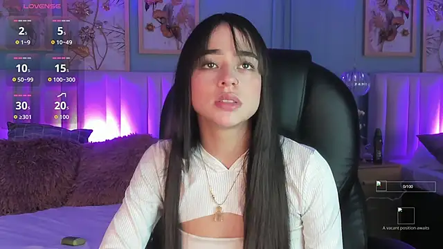 TifannyWolf  online show from November 13, 10:30 pm