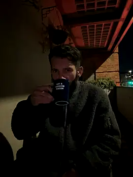 Snapshot of Michel_huge chatting on October 26, 6:19 am Michel huge online show from October 26, 6:19 am