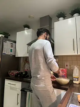 Snapshot of Michel_huge chatting on October 27, 6:45 pm Michel huge online show from October 27, 6:45 pm