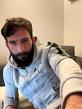 Snapshot of Michel_huge chatting on October 29, 6:09 pm Michel huge online show from October 29, 6:09 pm