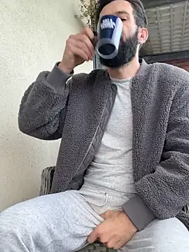 Snapshot of Michel_huge chatting on November 9, 8:12 am Michel huge online show from November 9, 8:12 am