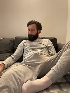 Snapshot of Michel_huge chatting on November 14, 7:07 am Michel huge online show from November 14, 7:07 am