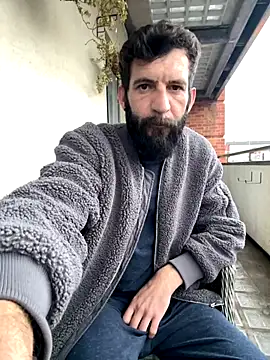 Snapshot of Michel_huge chatting on November 16, 8:31 am Michel huge online show from November 16, 8:31 am