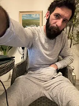 Snapshot of Michel_huge chatting on November 28, 8:28 am Michel huge online show from November 28, 8:28 am