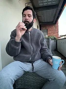 Snapshot of Michel_huge chatting on December 2, 8:08 am Michel huge online show from December 2, 8:08 am