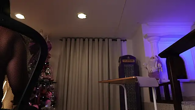 vaniaa95 online show from December 15, 12:26 am