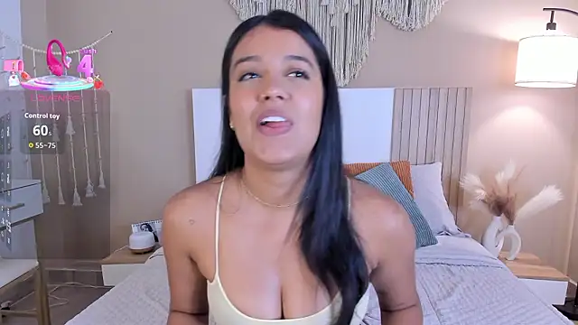 Camila Bustamante online show from March 19, 3:49 pm