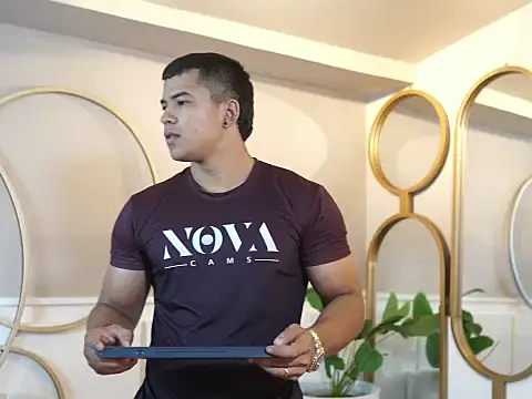 Thiago Valente online show from October 28, 1:03 pm