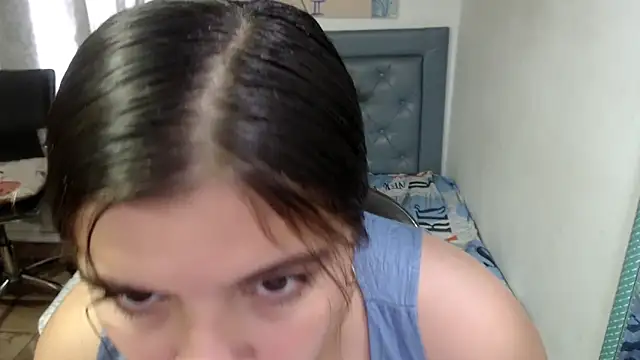 sarah aguilar online show from April 15, 2:57 pm