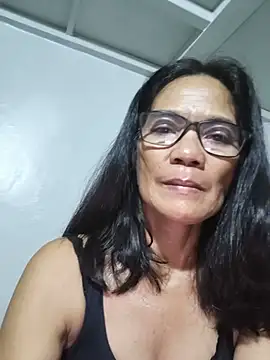 Snapshot of ImYourWoman_55 chatting on June 3, 7:41 pm ImYourWoman 55 online show from June 3, 7:41 pm