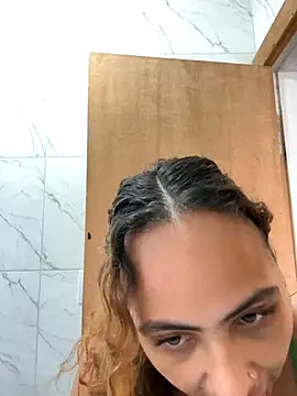 Chloe Leaozinho online show from November 4, 6:18 pm