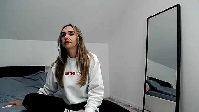 ArabianMalikah online show from December 20, 6:48 pm