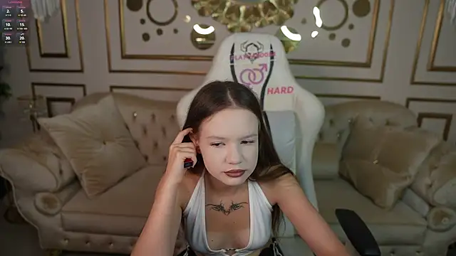 Claire Dreams online show from September 11, 6:57 am