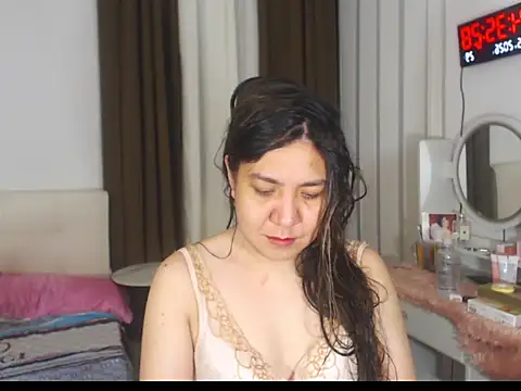 stellahugeX online show from May 7, 8:36 pm